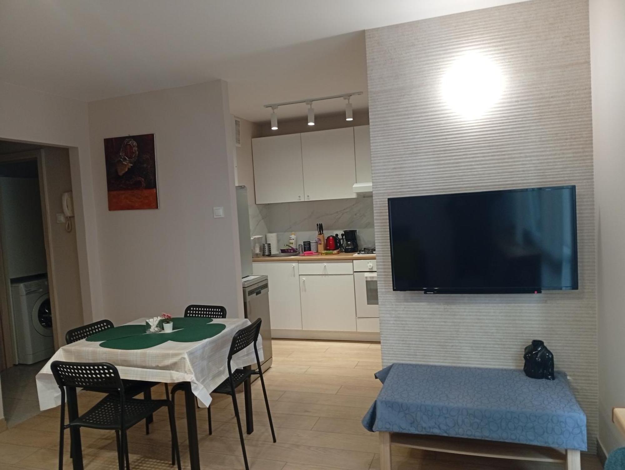 צ'סטוצ'ובה Apartament Zacisze מראה חיצוני תמונה